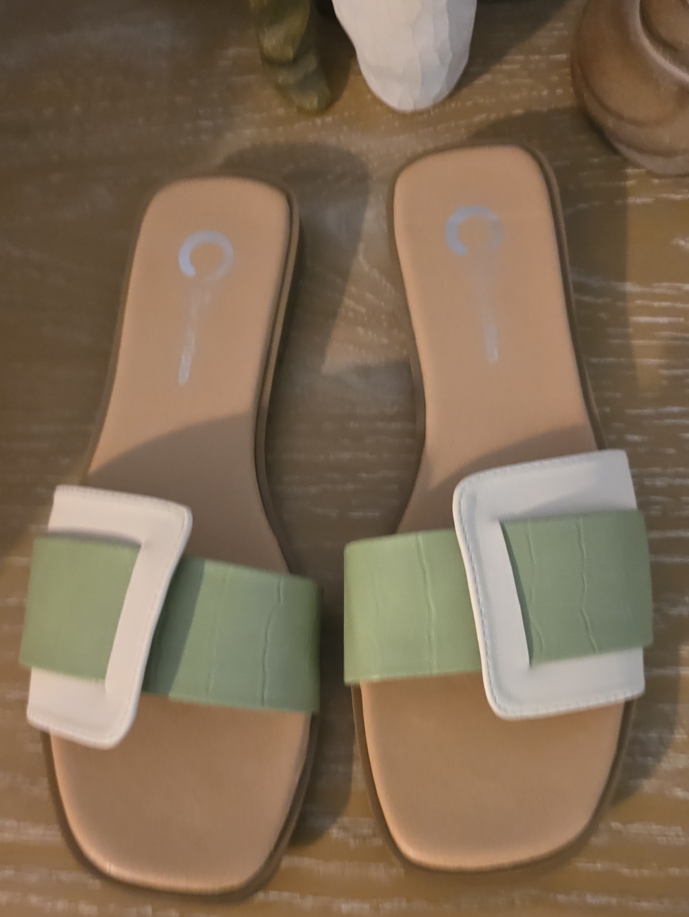 Journee Victorya Sage And Cream Sandal Nwt In Box